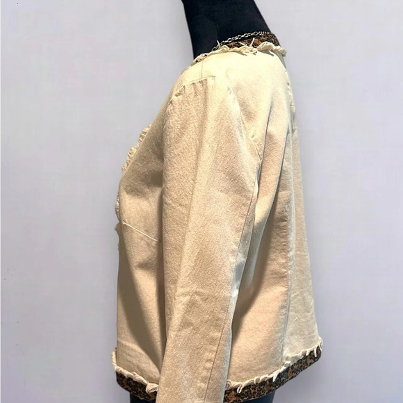 Live a little‎ distressed leopard blazer with zipper - Picture 7 of 9